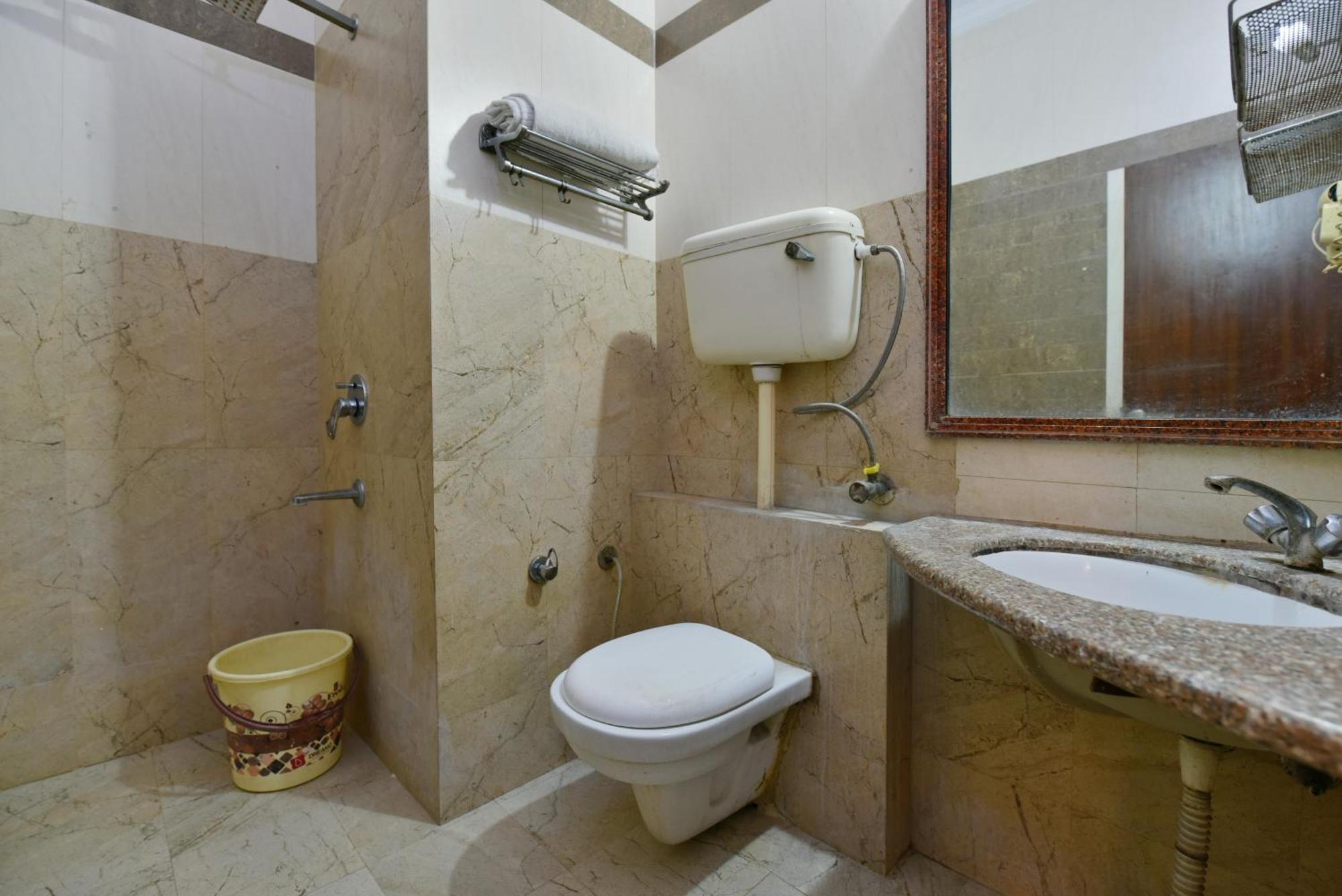 Hotel Family Spot Nuova Delhi Esterno foto
