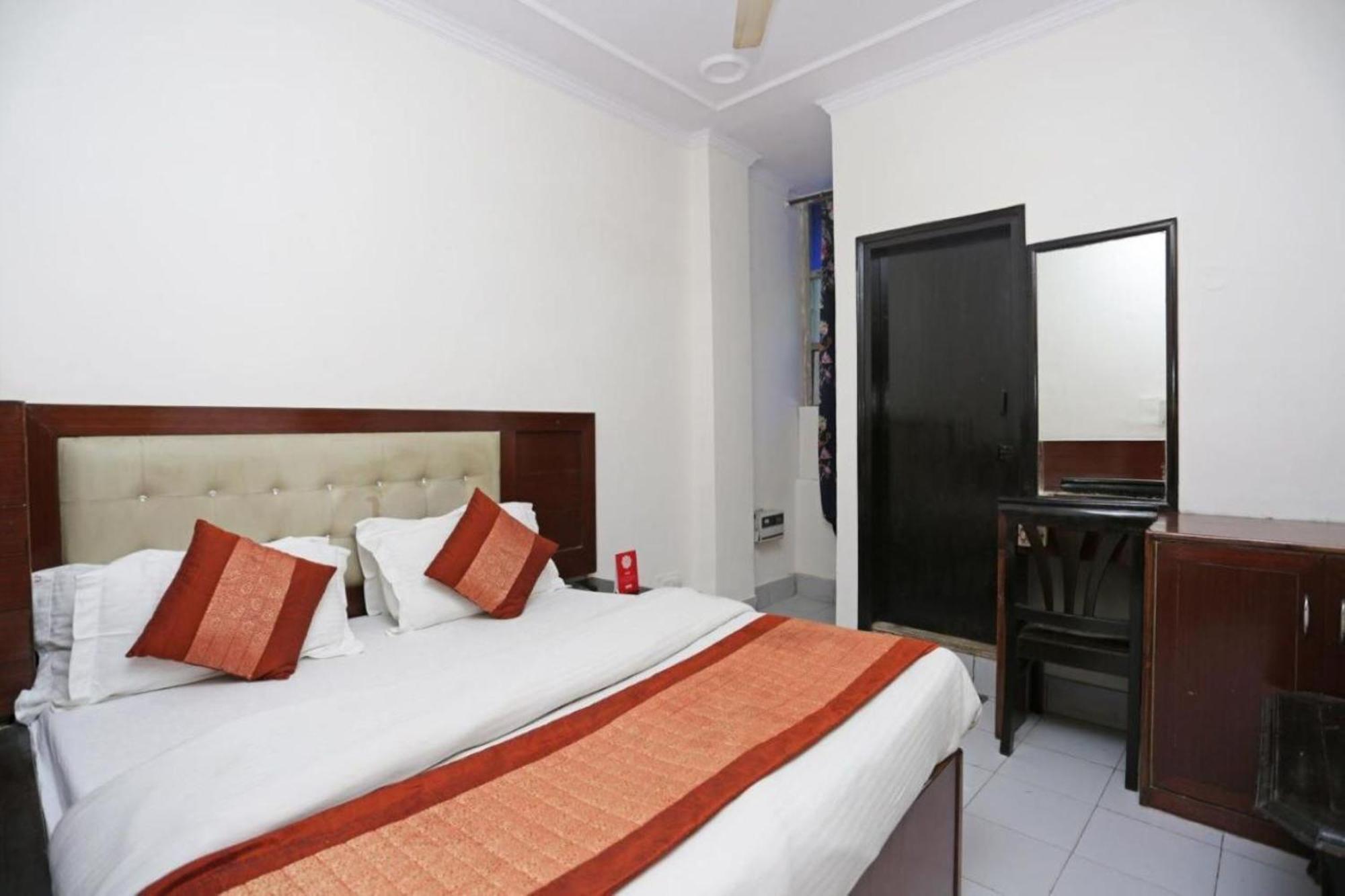 Hotel Family Spot Nuova Delhi Esterno foto