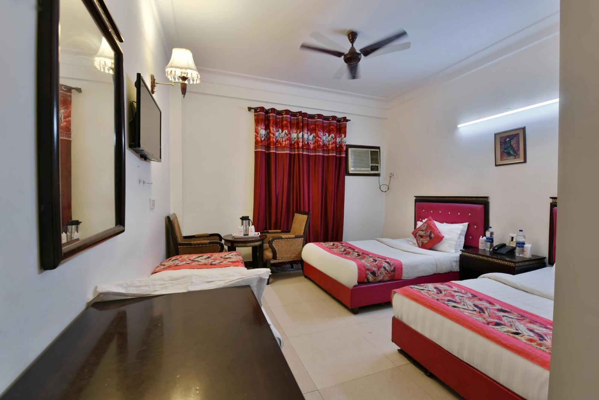 Hotel Family Spot Nuova Delhi Esterno foto