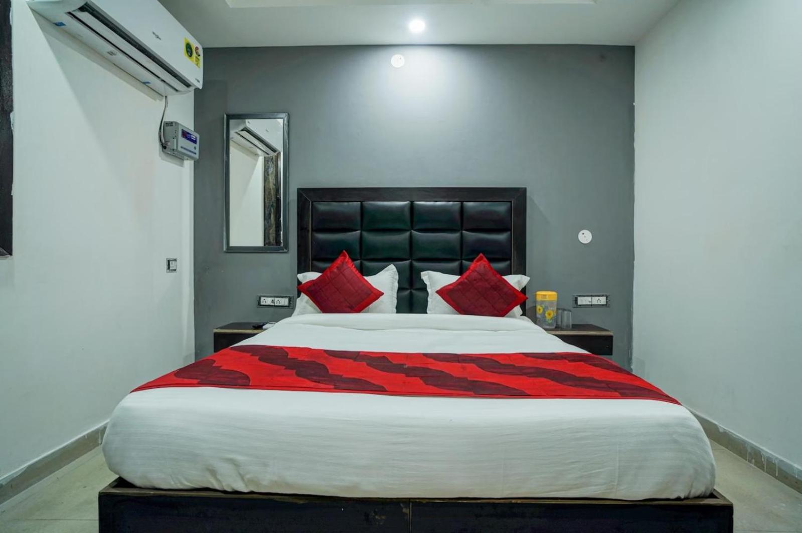 Hotel Family Spot Nuova Delhi Esterno foto