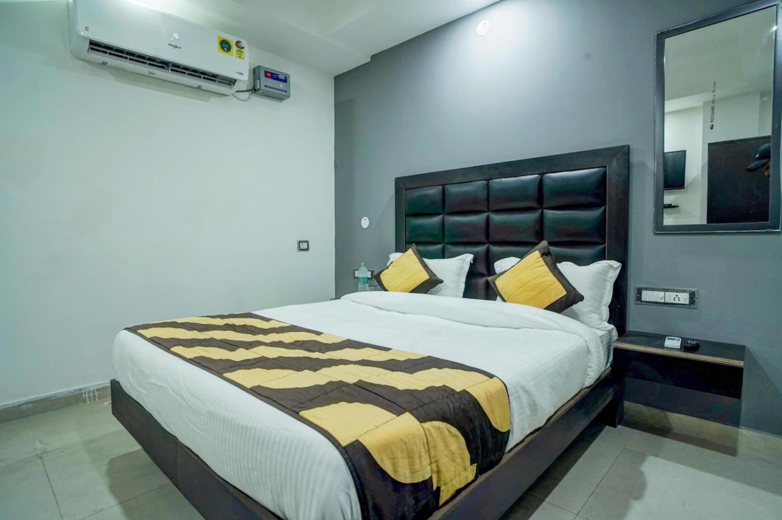 Hotel Family Spot Nuova Delhi Esterno foto