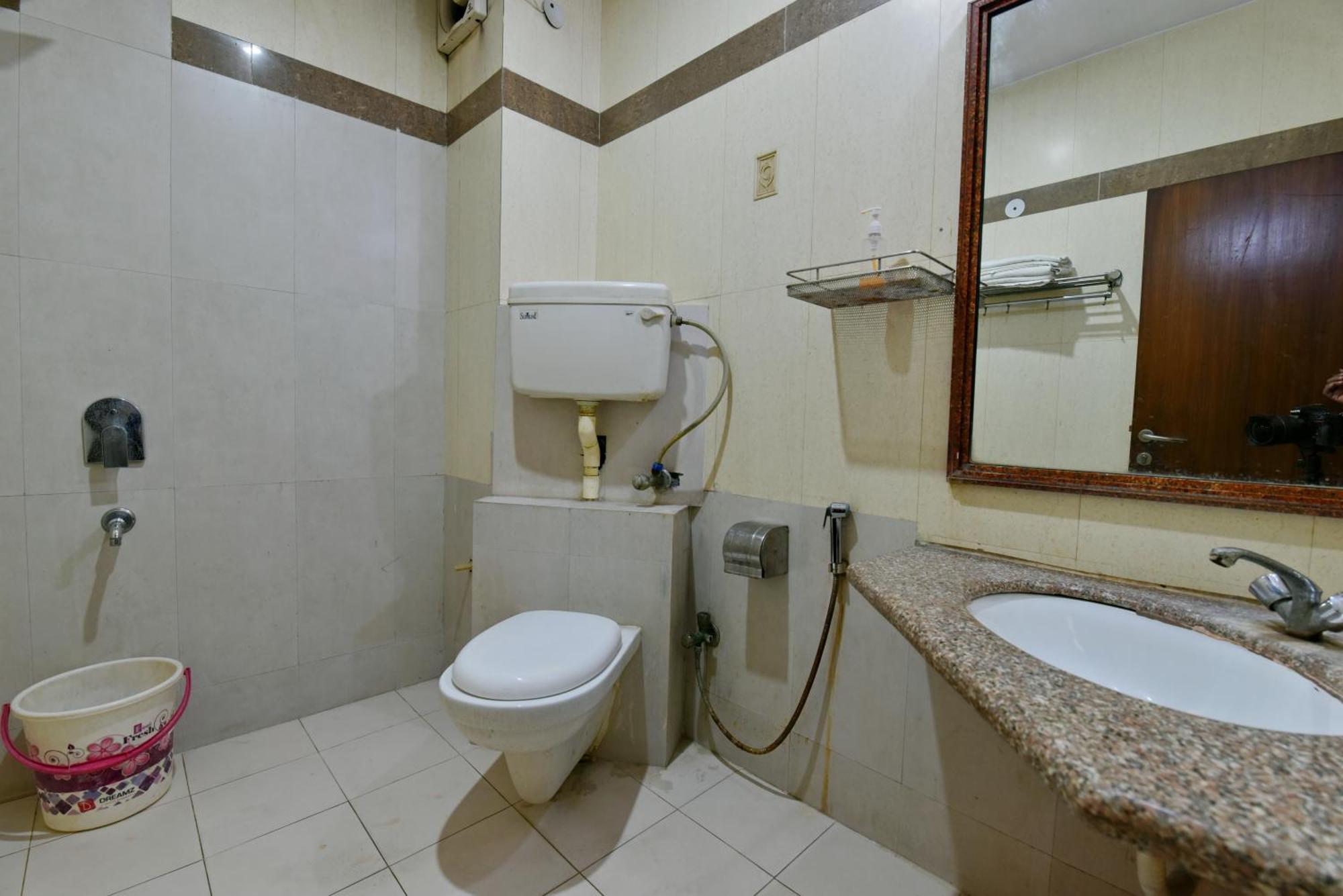 Hotel Family Spot Nuova Delhi Esterno foto