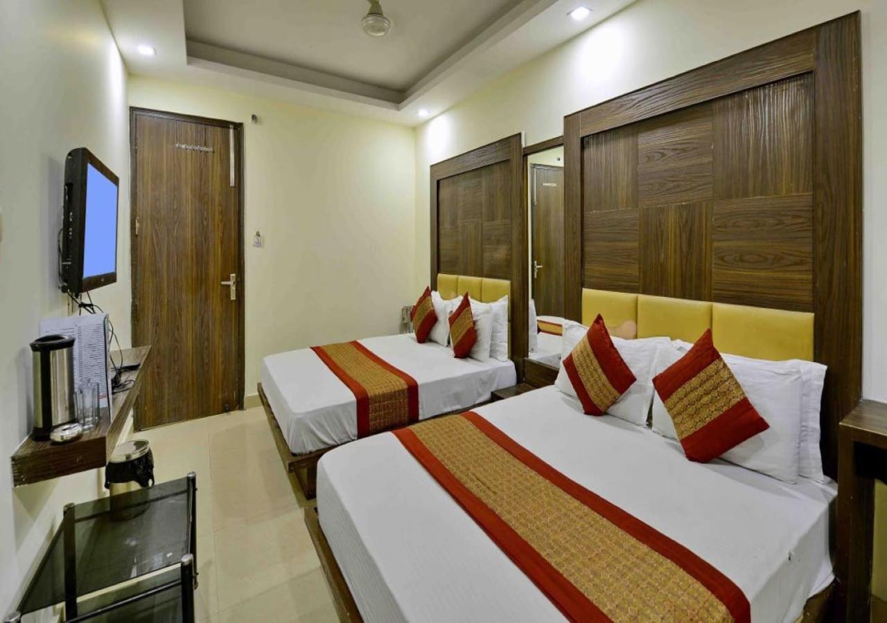 Hotel Family Spot Nuova Delhi Esterno foto